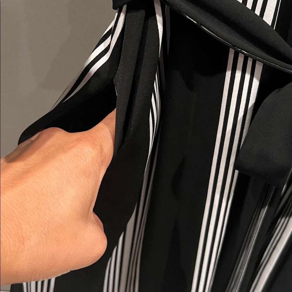 B&W Belted Shirt Dress with Pockets - Picture 6 of 8